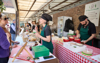 Showcooking di cucina naturale con prodotti biologici a Officinalia