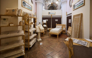 Stand di biancheria naturale e prodotti per la casa a Officinalia Belgioioso